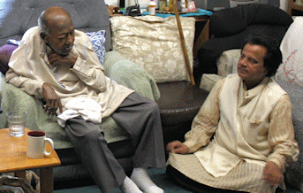 Ustad Ali akbar Khan & Chandrakant Sardeshmukh. Photo Credit: Dr. Sanjay Patel, California