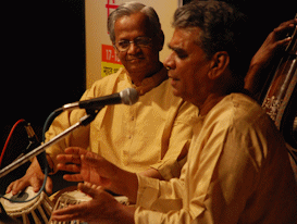 Dr. Laxmi Ganesh Tewari singing Sameshwari at Madhukali Omenad Ninad, Bharat Bhawan, Bhopal on 18th January 2009. Tabla Accompaniment by Prof. Kiran Deshpande, Sarangi by Sarwar Hussein.